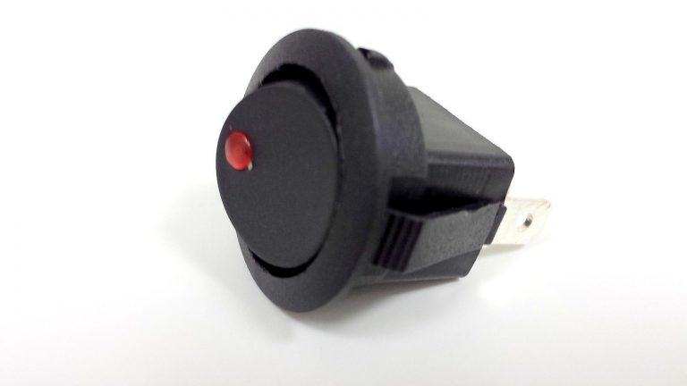 https://cdn.kemik.gt/2016/12/ec-1213-red-x-5-5-pack-12-volt-round-rocker-switch-with-red-led-car-automotive-3-768x432.jpg
